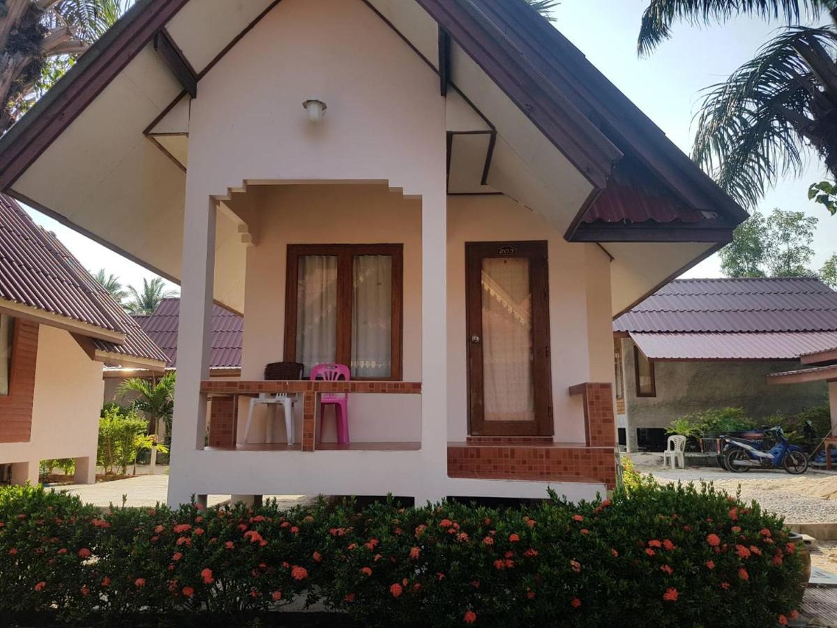 Phuphat Beach Resort Khanom Zewnętrze zdjęcie